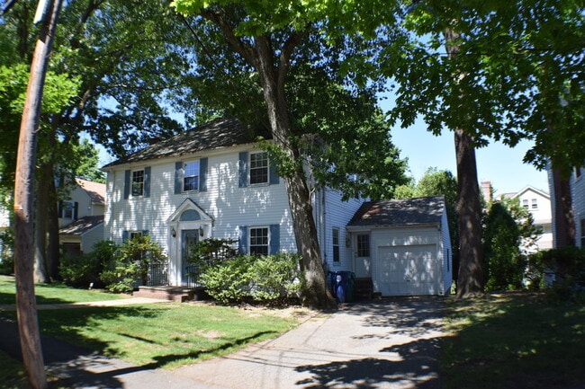 9 Bertrand Rd