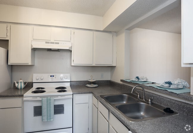 2Bd/1Bath