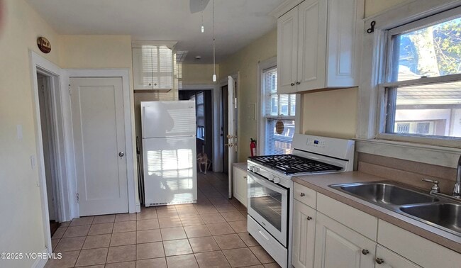 Building Photo - 922 NJ-34 Unit A