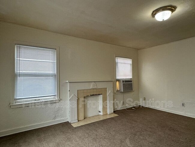 Photo - 1904 NE 25th St