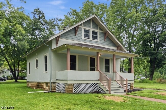 Photo - 11 1st St