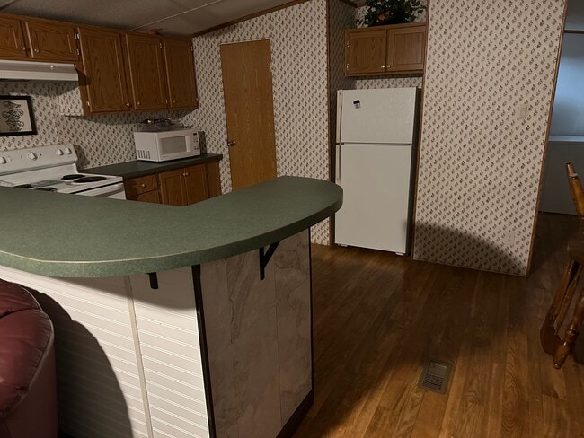 Building Photo - 103 Spa Rd