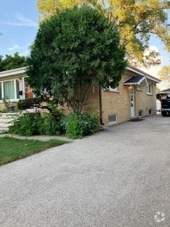 Building Photo - 543 N Mount Prospect Rd Rental