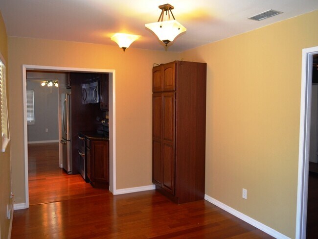 Photo - Cute Downtown 3/2 House with Attached 1/1 Apartment-close to everything