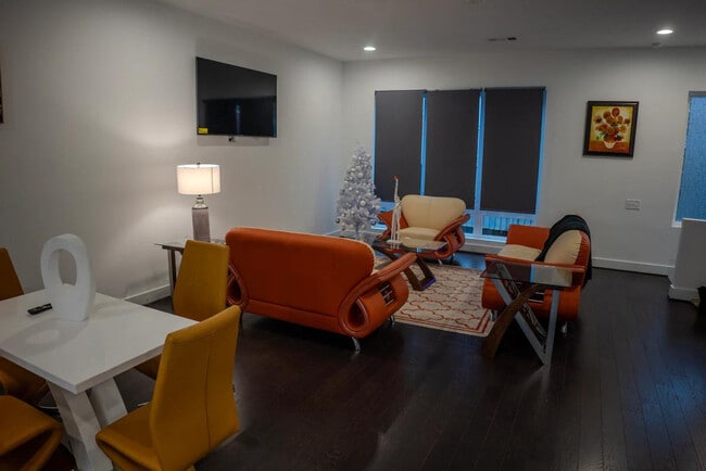 Photo - 1680 Memorial Dr SE Unit ID1388269P