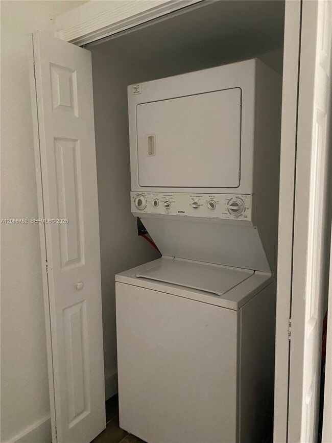 Photo - 1 Edgewater Dr Unit 103