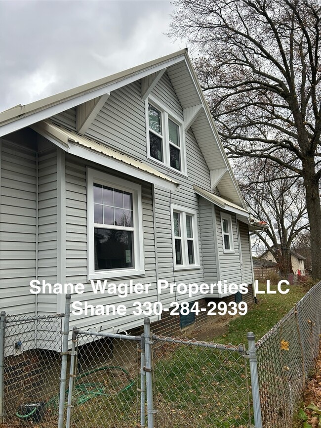 Photo - 1370 S Freedom Ave