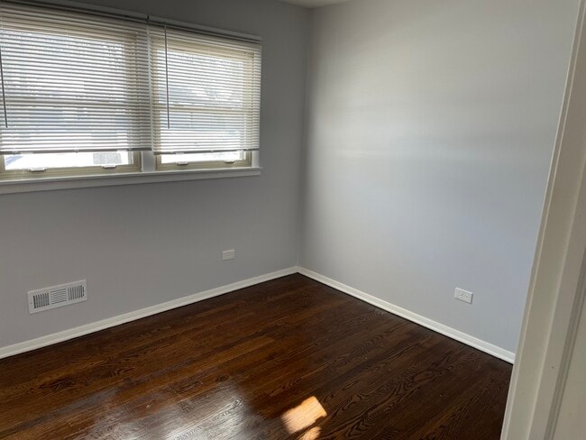 Photo - 83 Indianwood Dr