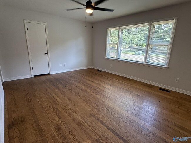 Photo - 1911 Bluebird Ave NW