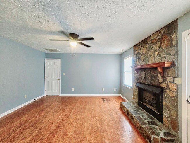 Photo - Rental Home In Hook Loop Area