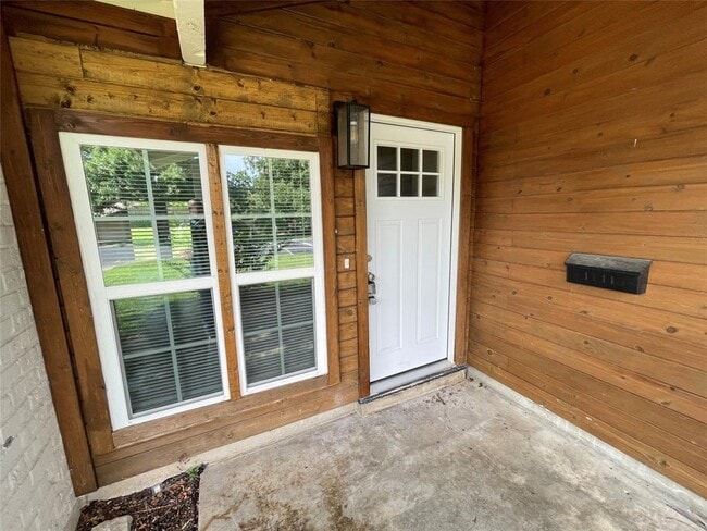 Photo - 8436 Jamestown Dr