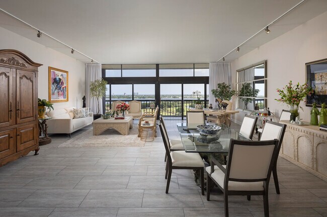 Building Photo - 2450 Presidential Way Unit Ph7 Rental