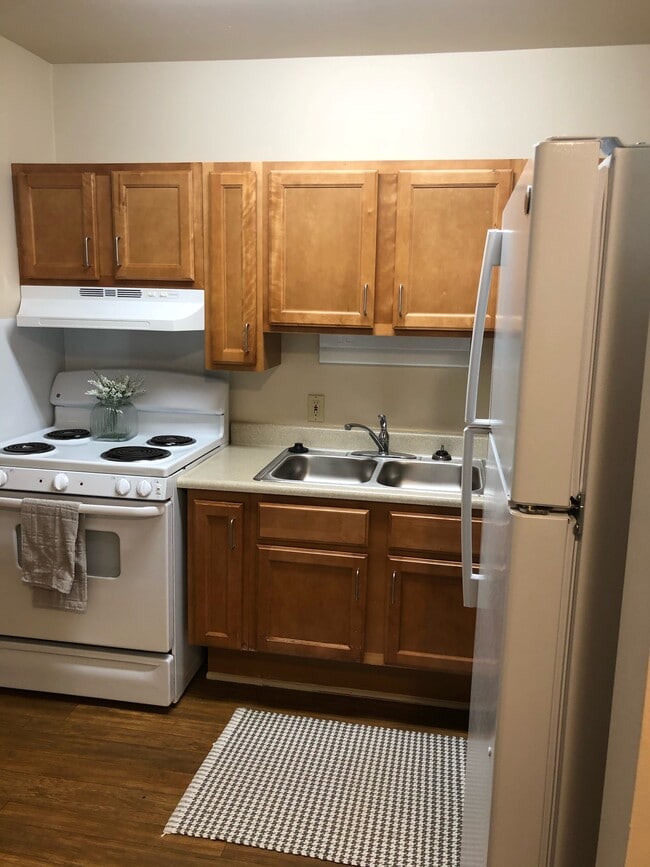 Photo - Baldwin House Oakland Senior Living 62+