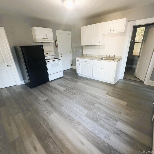 Photo - 26 Du Bois Ave Unit 2