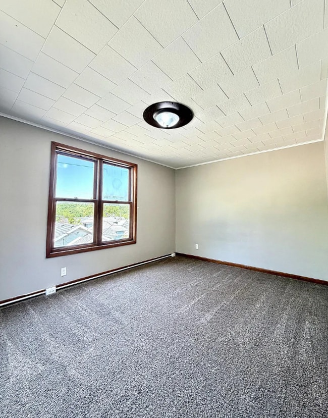 Photo - 2106 Kleine St