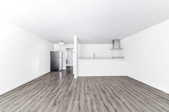 Building Photo - 5005 August St Unit 40