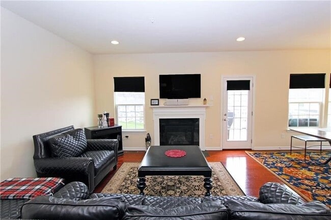 Photo - 718 Rosecliff Rd