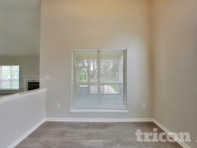 11901 Harris Pointe Dr