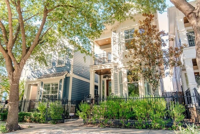 Building Photo - 545 W 26th St Rental