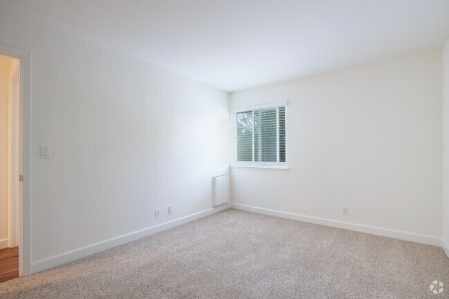 2BR, 1BA - 840SF - Bedroom - Del Prado Apartment Homes