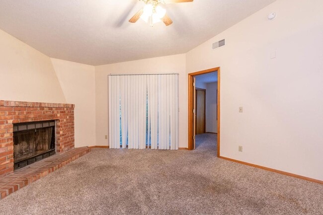 Photo - 537 Henderson Crossing