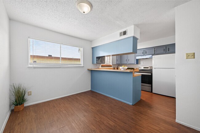 Building Photo - 7714 Renwick Dr Unit D13