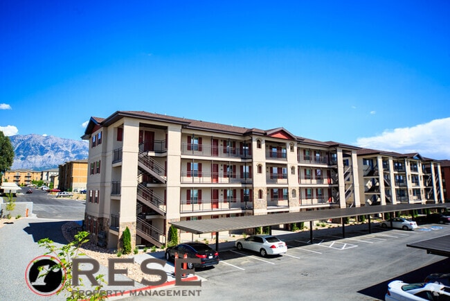 Building Photo - Beautiful Modern Orem Condo w free interne... Unit APT 204