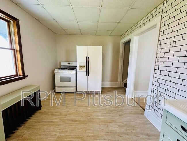 Photo - 1115 Karl Ave