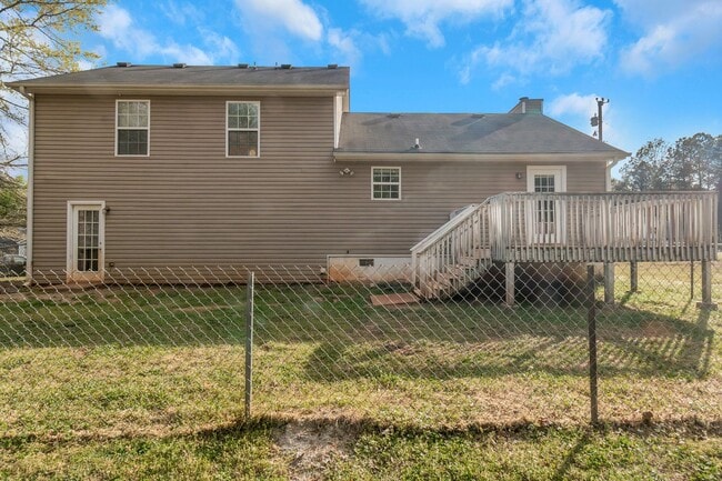 Photo - Quaint and comfortable- welcome to your new home