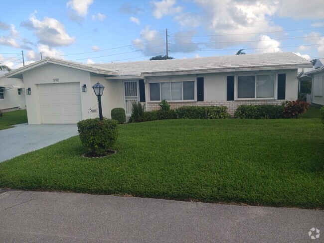 Building Photo - 1590 SW 14th Ave Rental