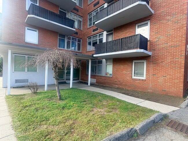 Photo - 125 Trapelo Rd Unit 10
