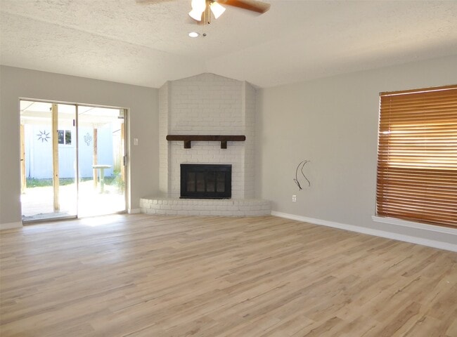 Photo - 2911 Mariner Dr