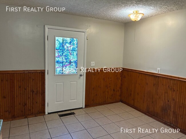Photo - 4905 Porterfield Dr