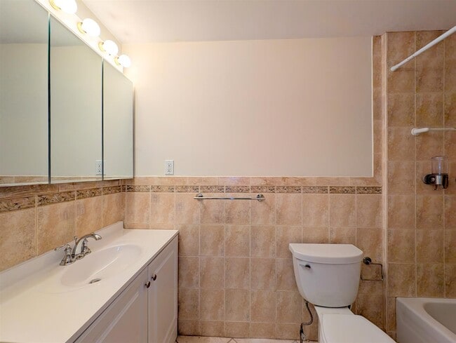 Photo - 7 Locke St Unit 1