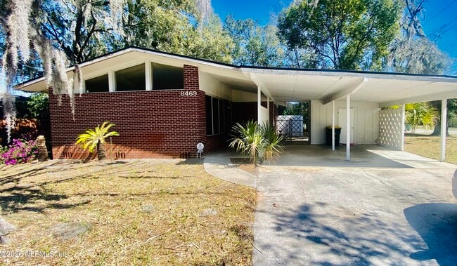 Building Photo - 8469 San Clemente Dr