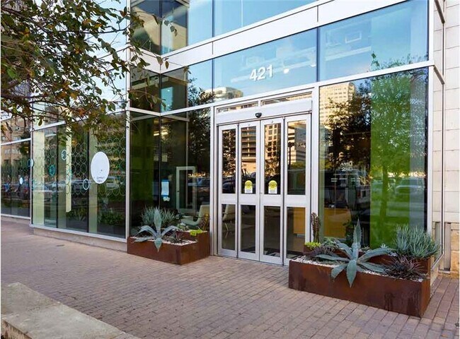 Photo - 420 W 3rd St Unidad A6-2