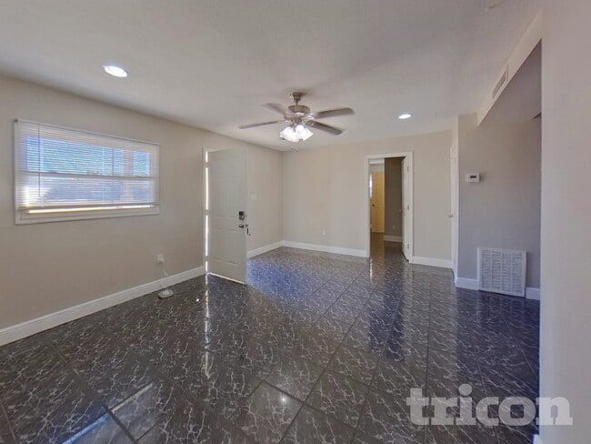 Photo - 8104 Plunkett Ave