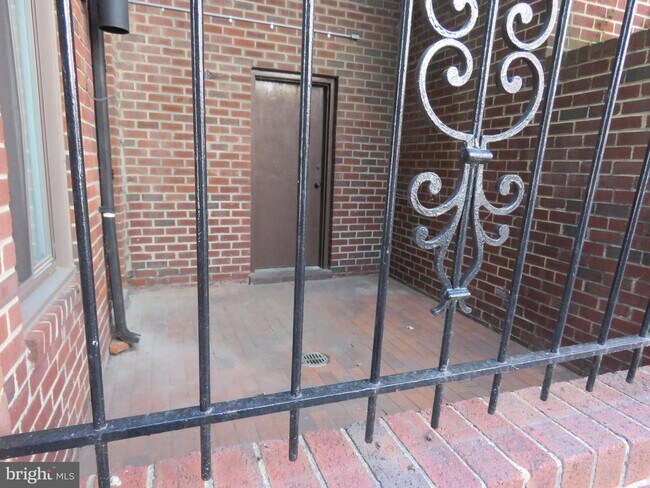 Photo - 1043 Paper Mill Ct