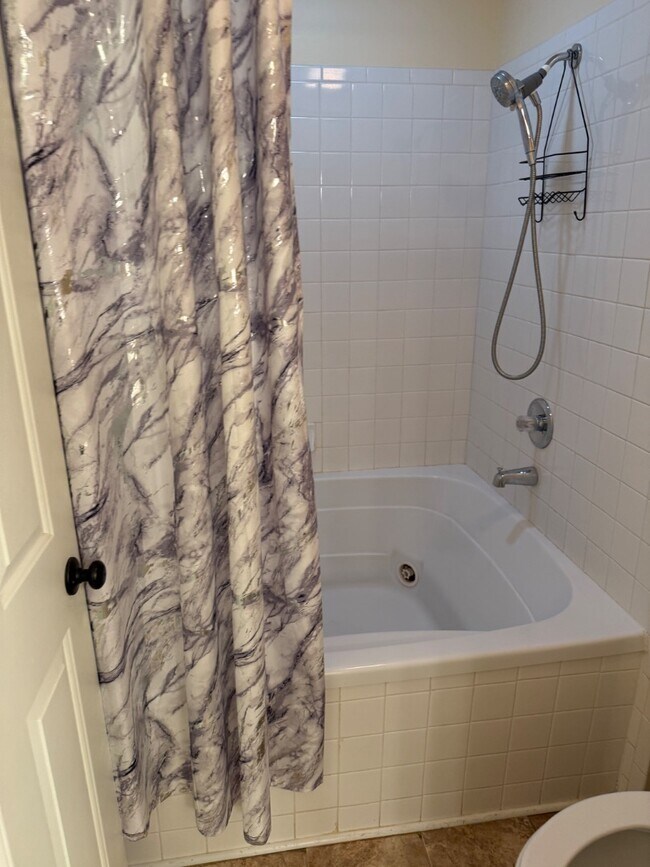 175 W Rockford Dr