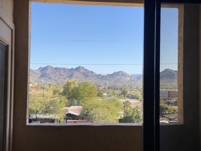 Building Photo - 9820 N Central Ave Unit 317