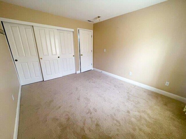 Photo - Cozy 2 Bedroom Ground Level Condo In The Highly Desirable New Park Village Community in Newark