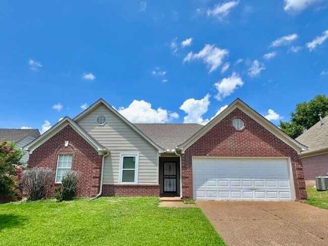 Available Now! 3 Bedroom 2 Bath Home in Co... - Available Now! 3 Bedroom 2 Bath Home in Co...