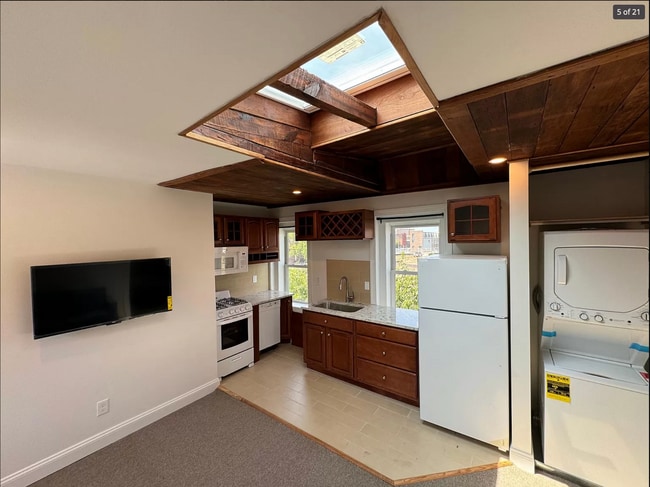 Photo - 1419 Bank St Unit #P Penthouse 1 Bdrm