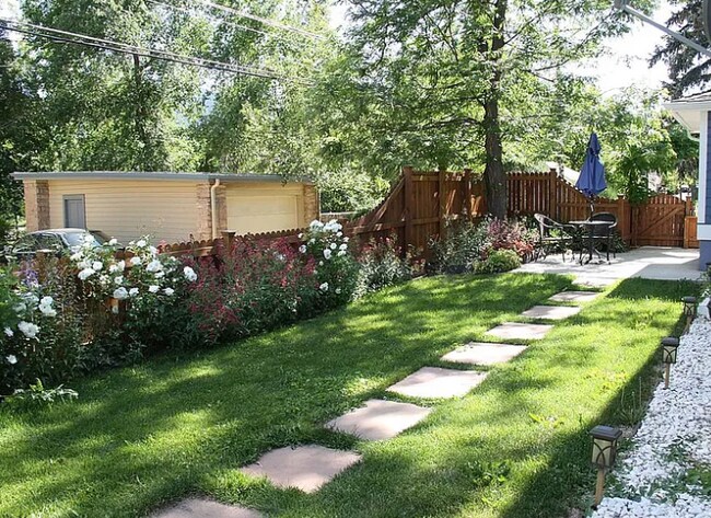 patio lateral - 2228 17th St Unidad #2