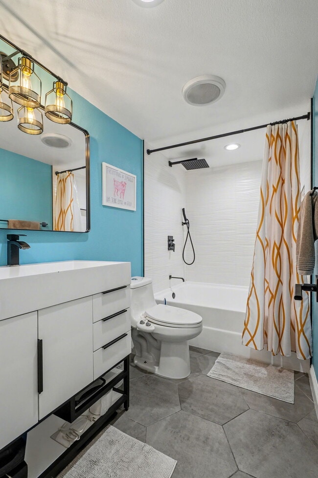 Photo - 2700 Cahuenga Blvd E Unit 1203