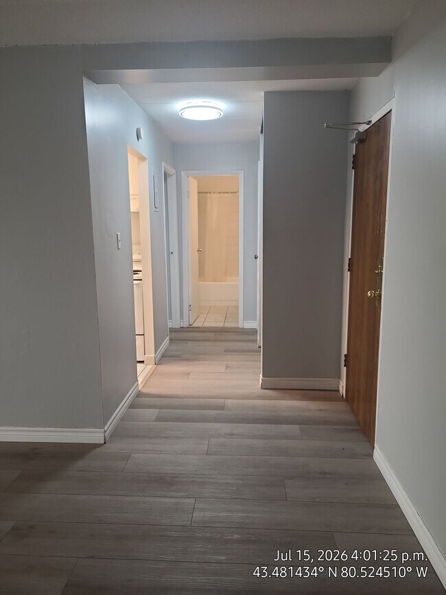 Photo - SPACIOUS ONE BEDROOM WITH BALCONY-WATERLOO ON Unité 104