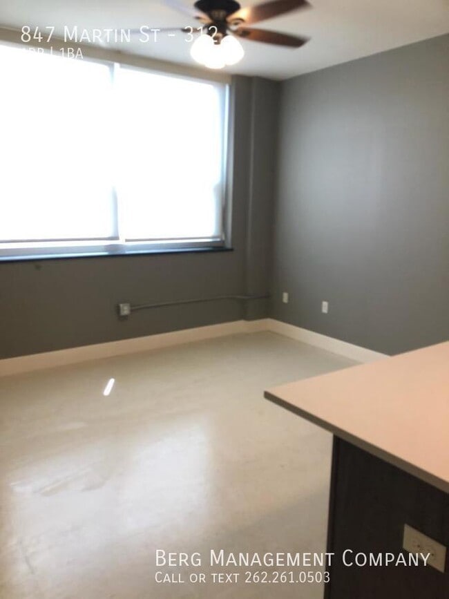 Photo - 847 Martin St Unit 312