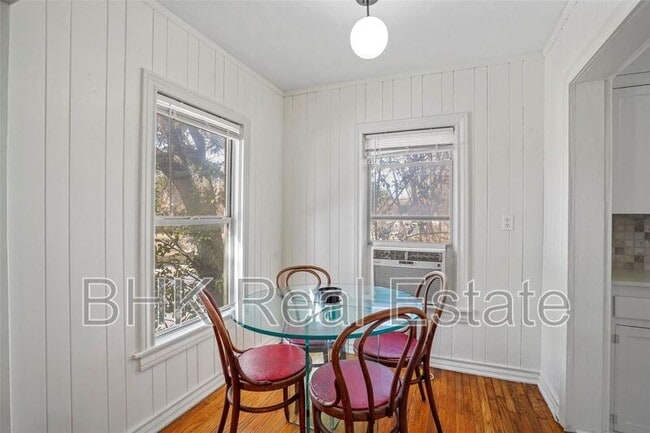 Photo - 1915 Clover Ln