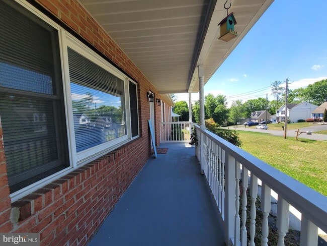 Photo - 111 Windcrest Cir