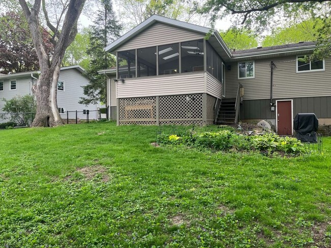 Photo - 1509 Tarragon Dr House